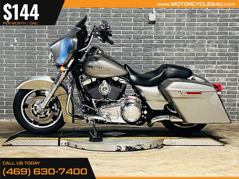Street Glide®
