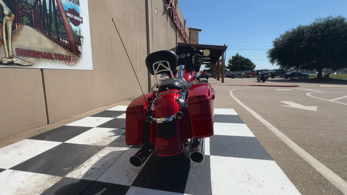 Street Glide®