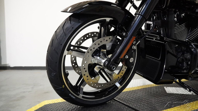 Road Glide®