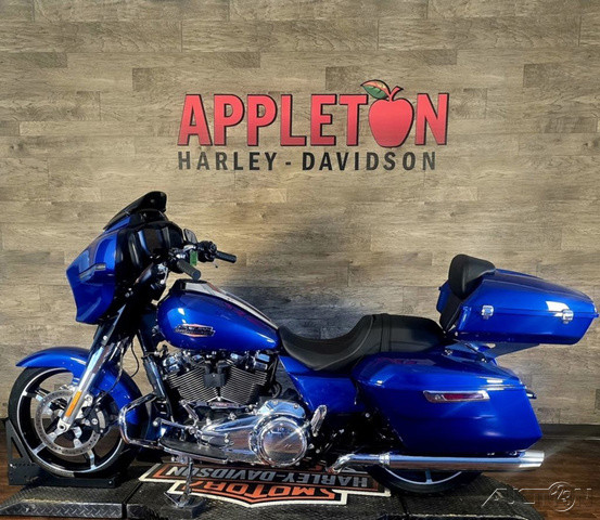 Street Glide®