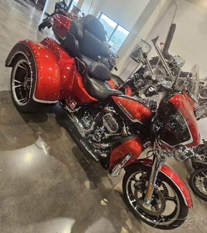 CVO® Tri Glide® Ultra