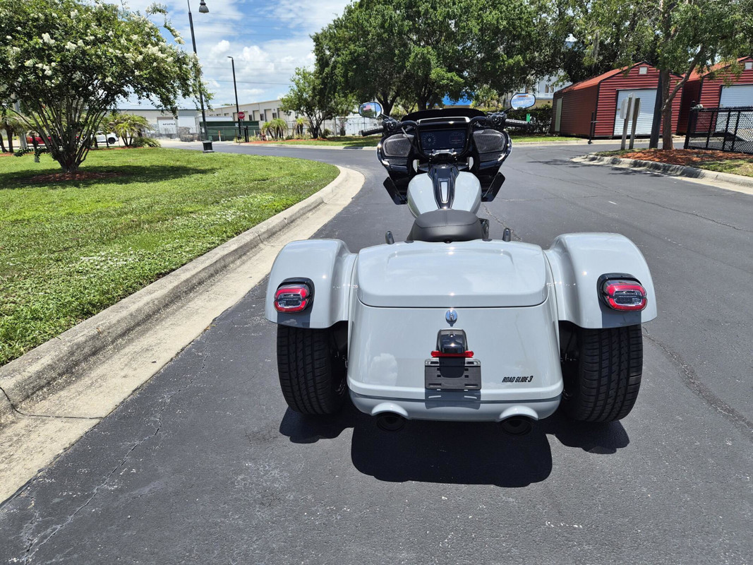 Road Glide® 3