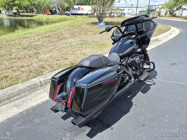 Road Glide®