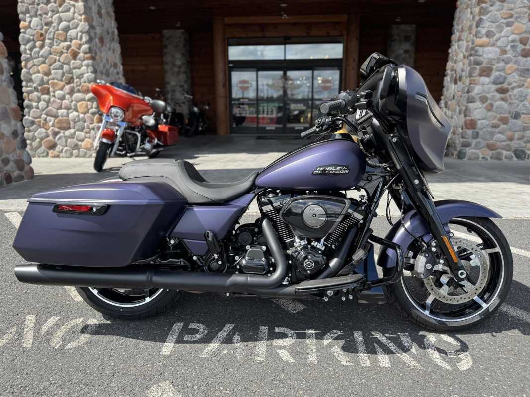 Street Glide®