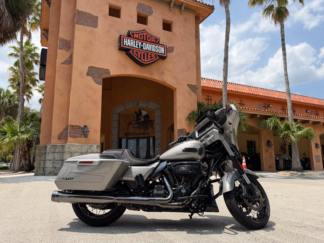 CVO® Street Glide®