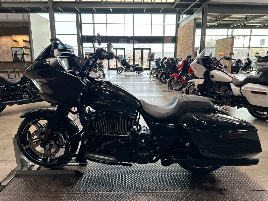 Road Glide®