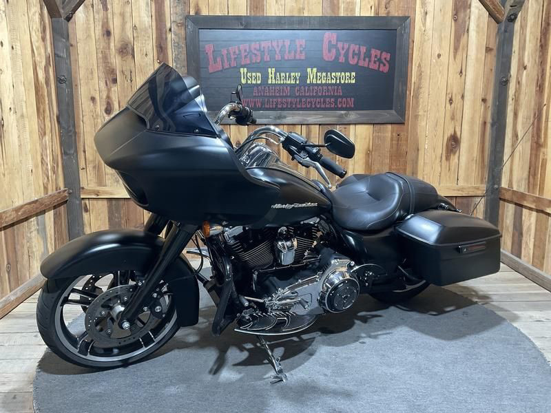 Road Glide®
