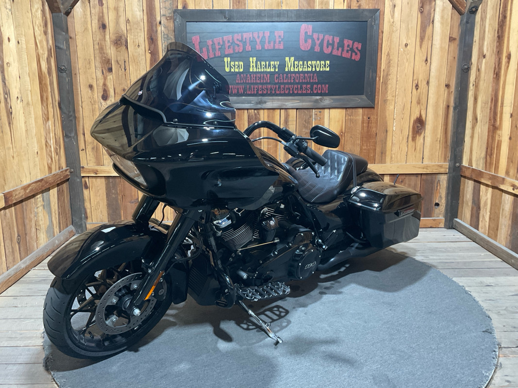Road Glide®