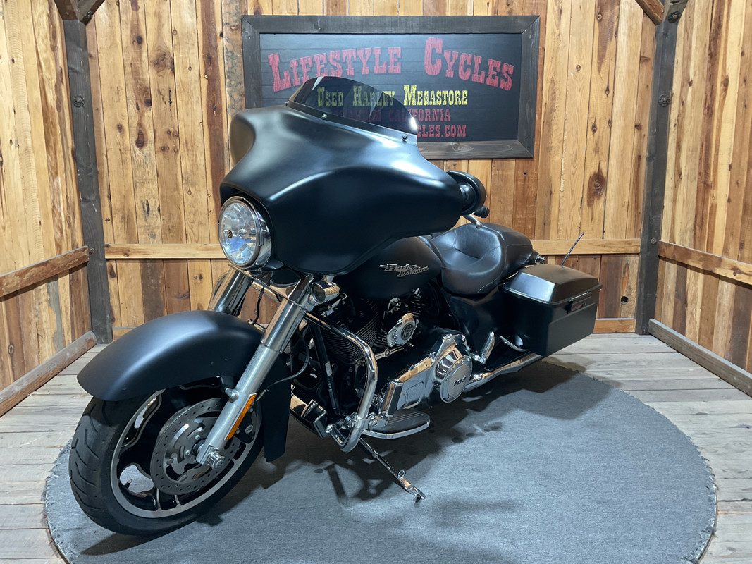 Street Glide®