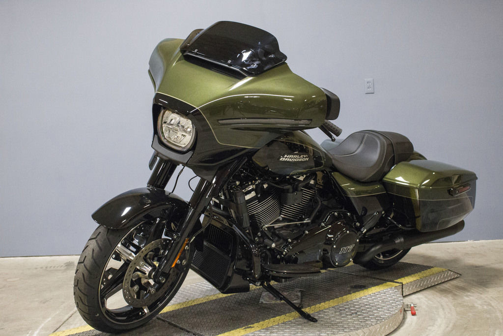 Street Glide®