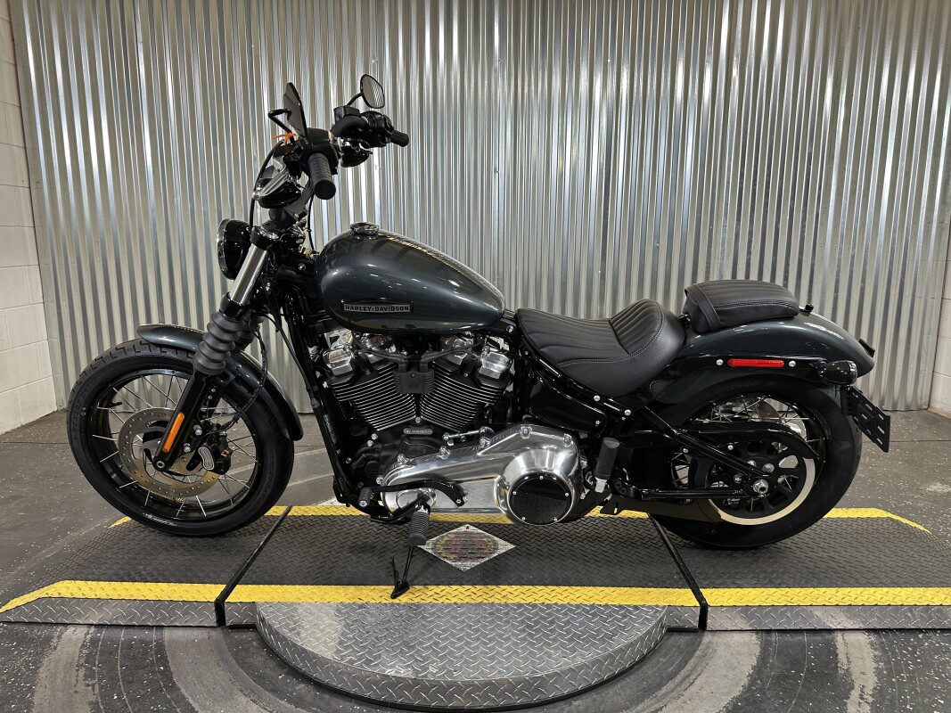 Street Bob®