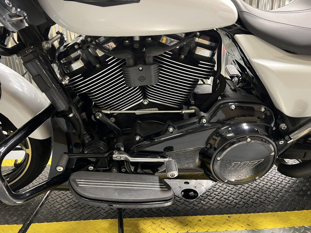 Road Glide®