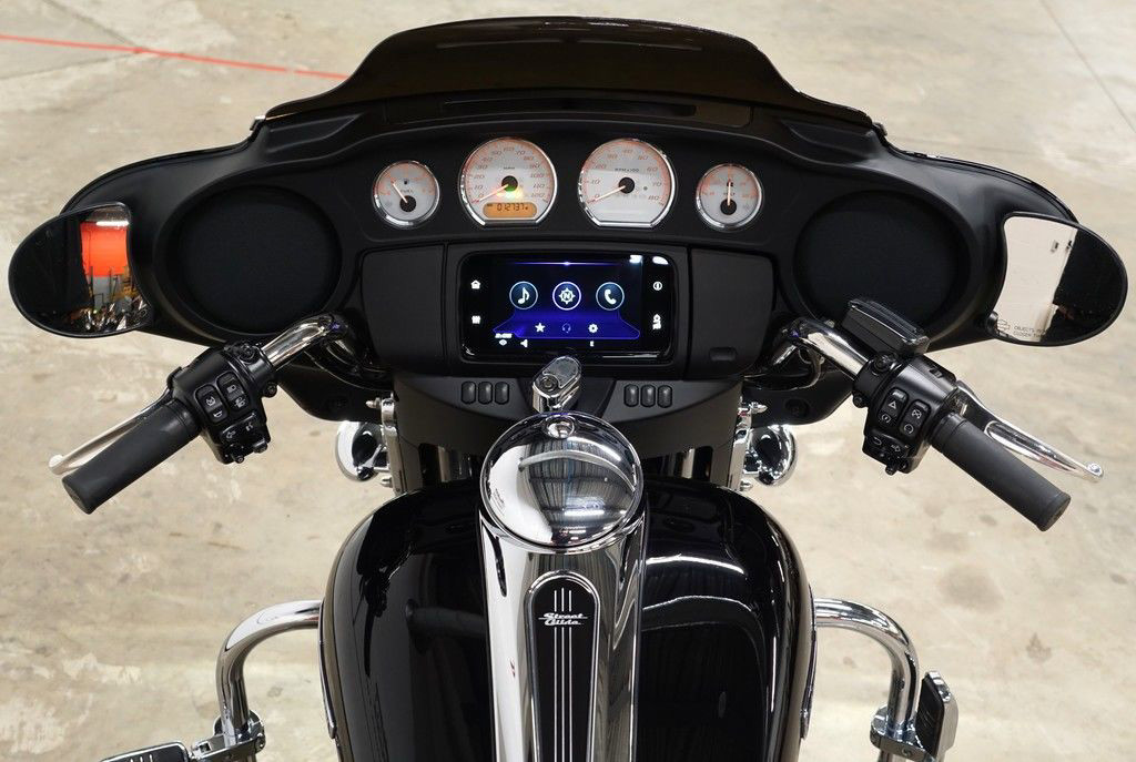 Street Glide®