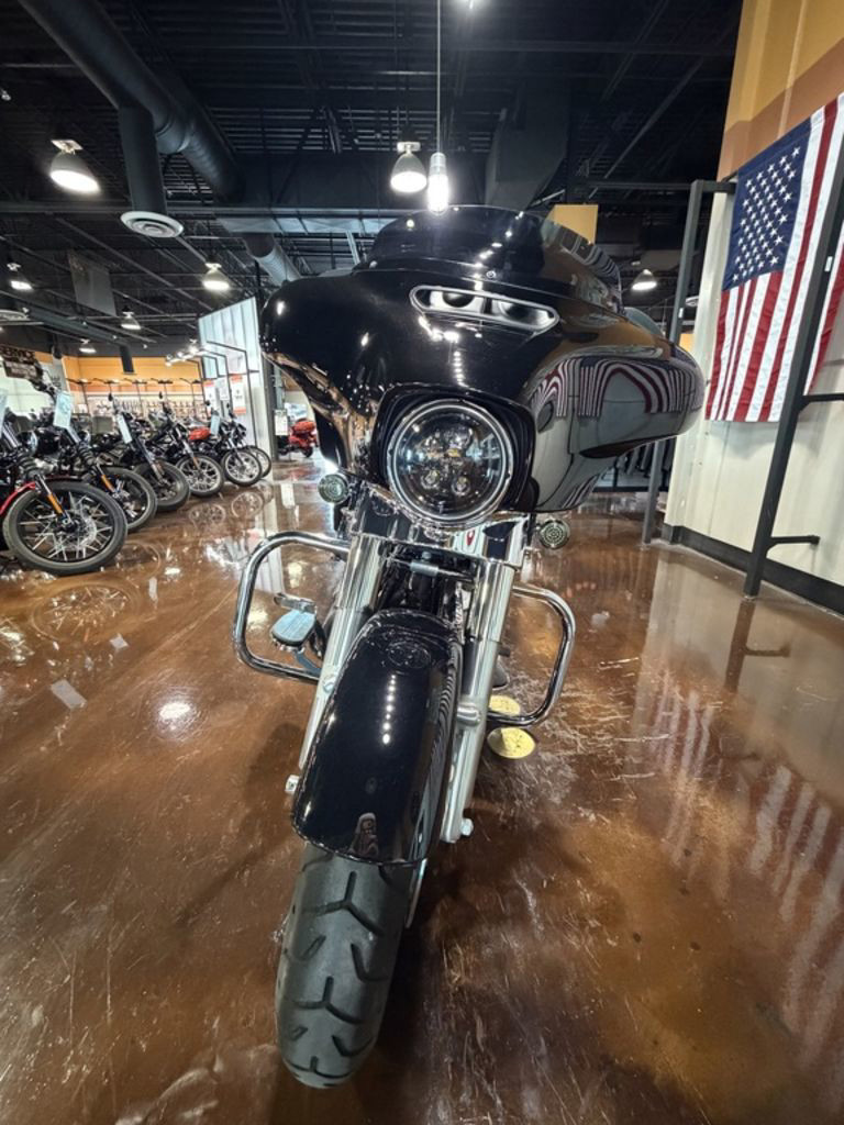Street Glide®