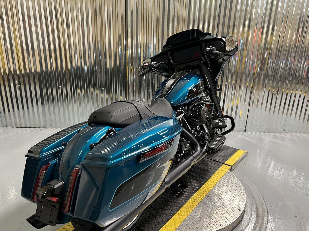 Street Glide®