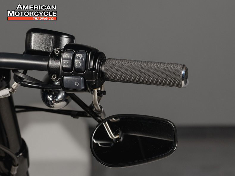 Sportster® Roadster®