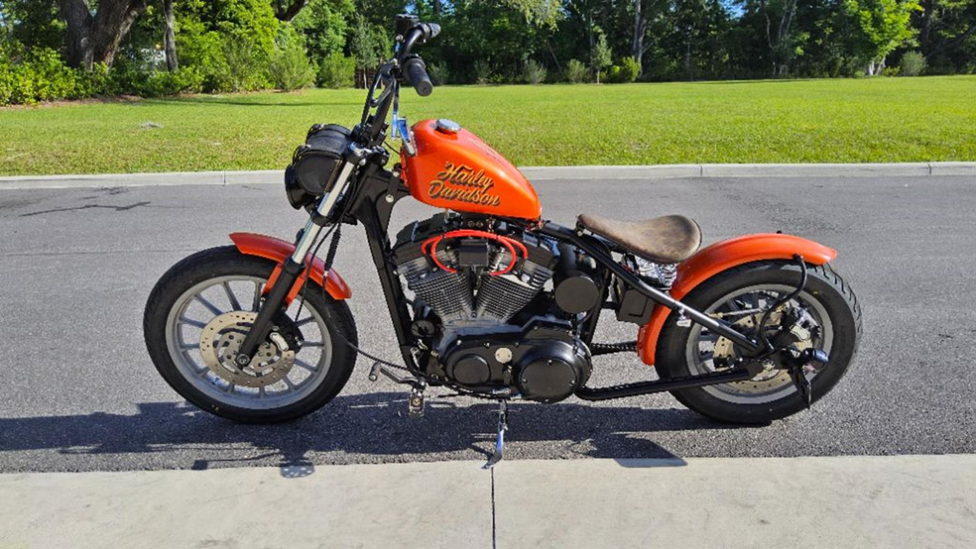 Sportster® 883 Custom