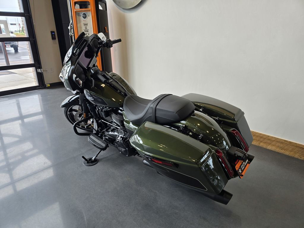 Street Glide®