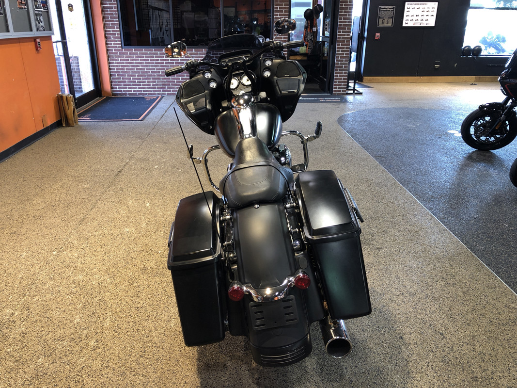 Road Glide® Custom