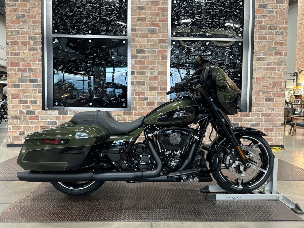 Street Glide®