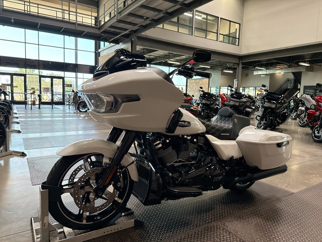 Road Glide®