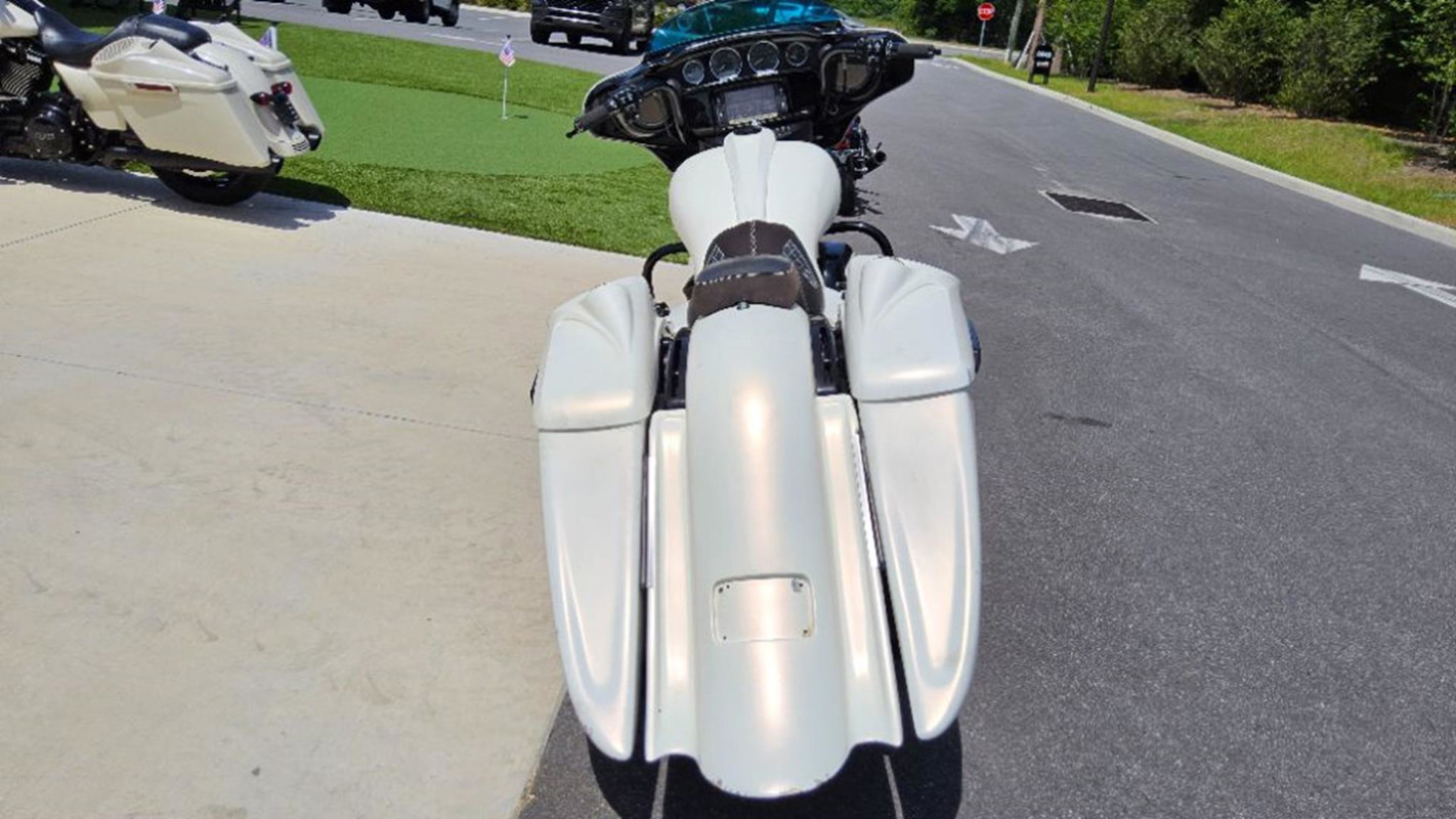 Street Glide®