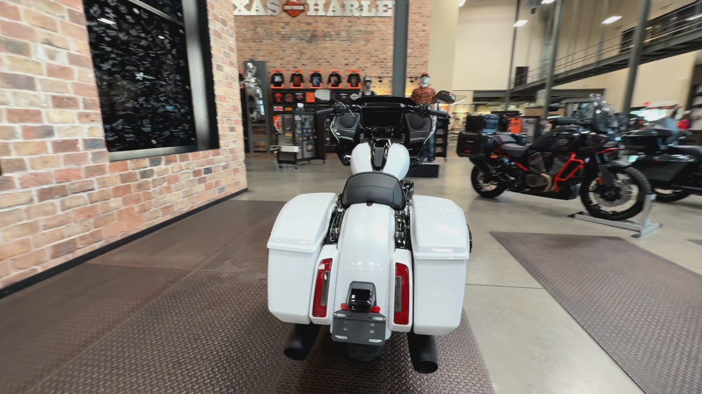 Road Glide®