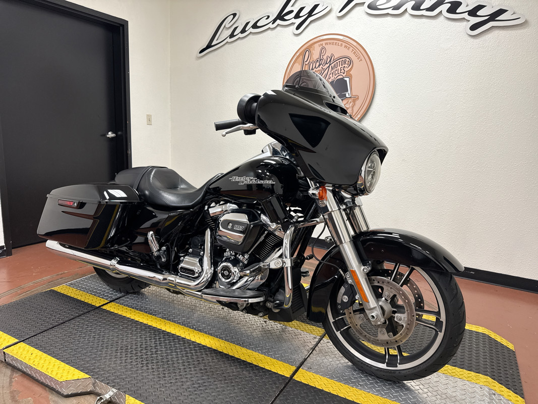 Street Glide®