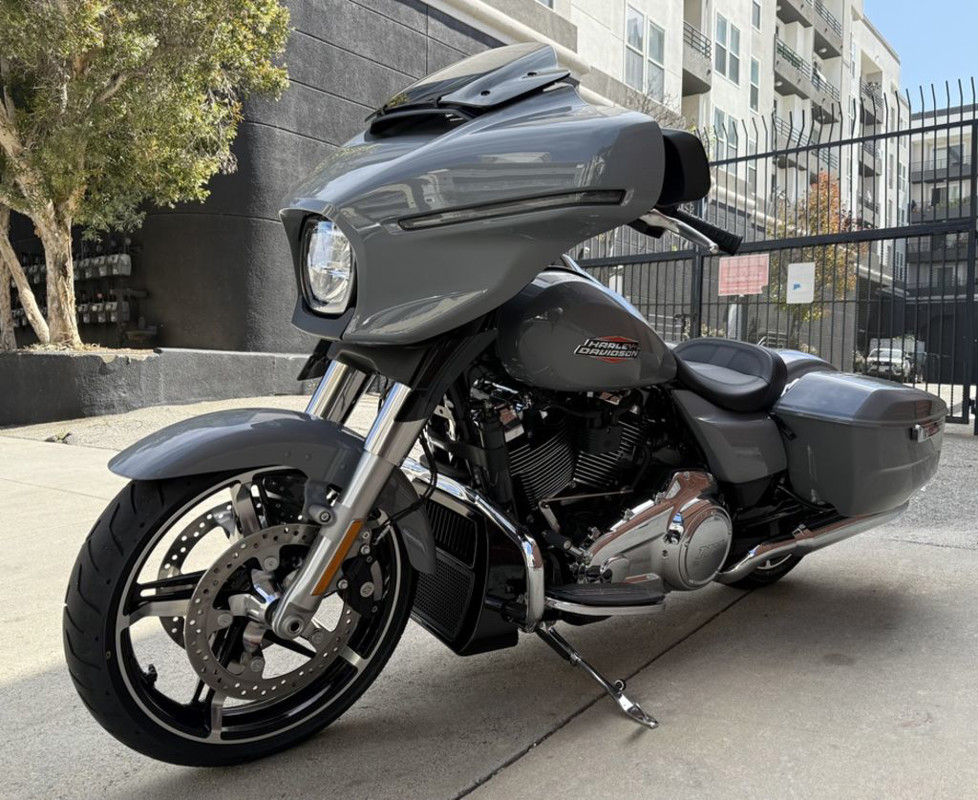Street Glide®