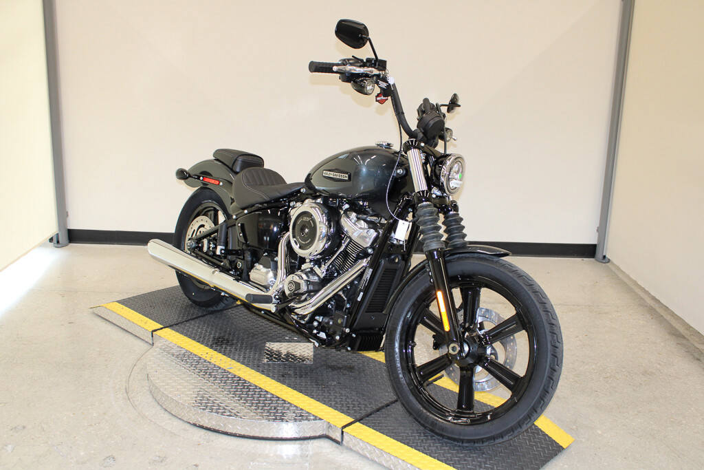 Street Bob®