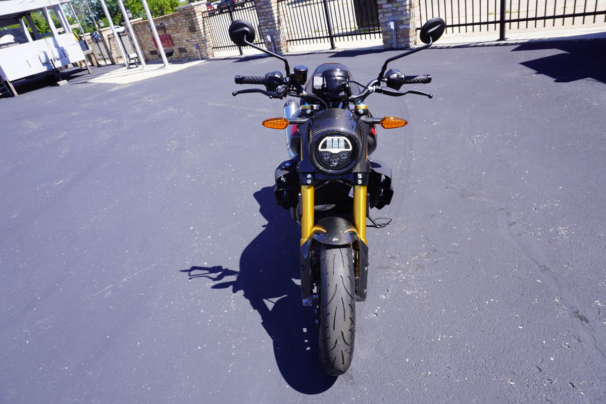 FTR R Carbon