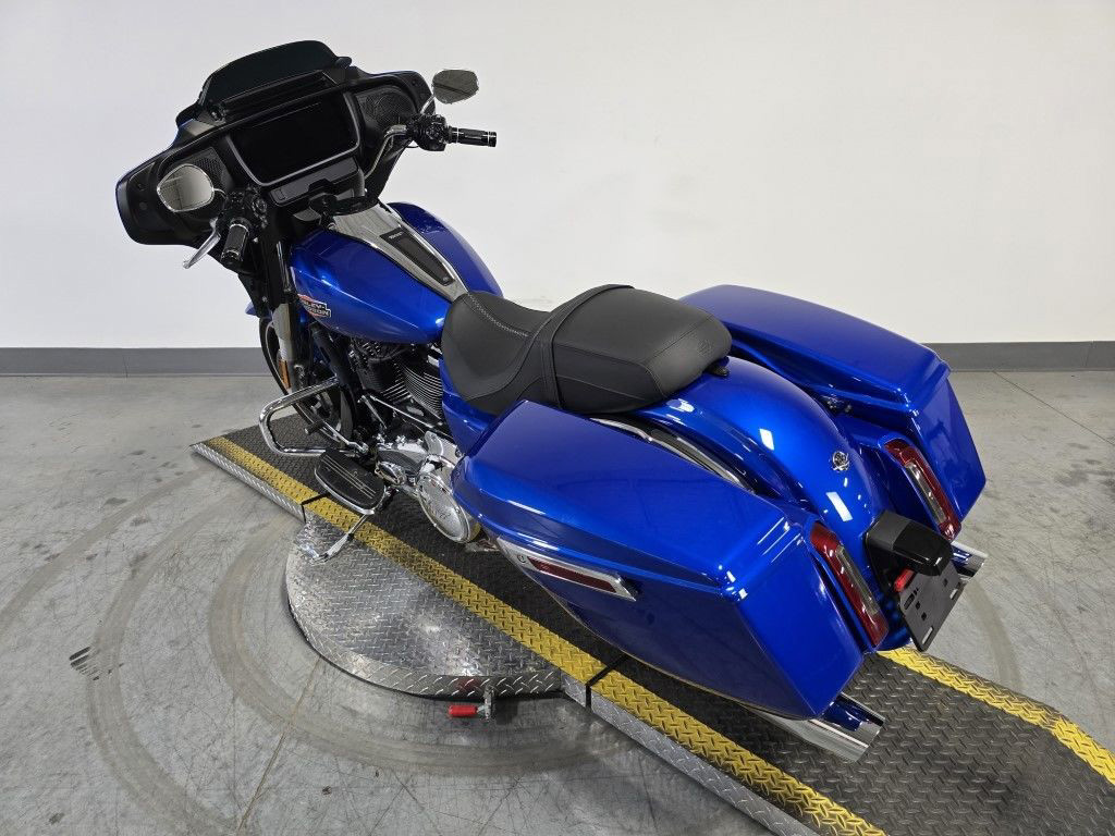 Street Glide®