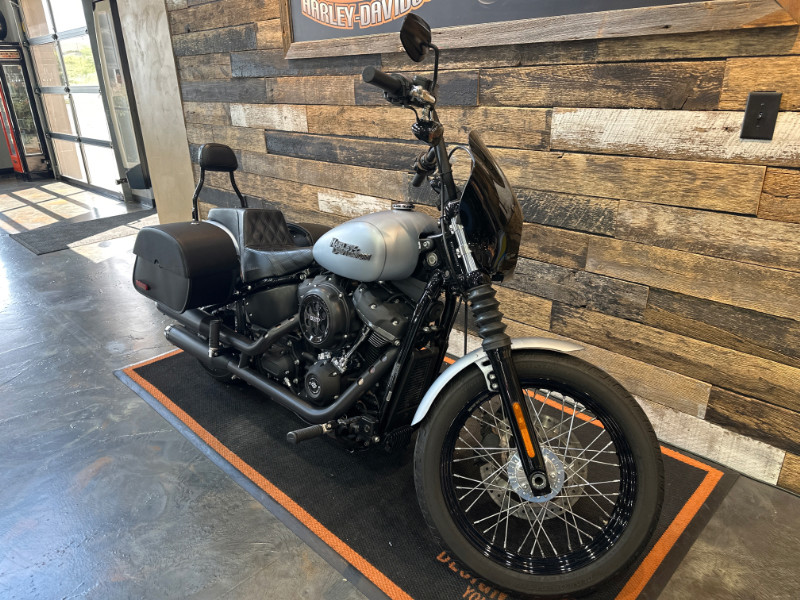 Street Bob®