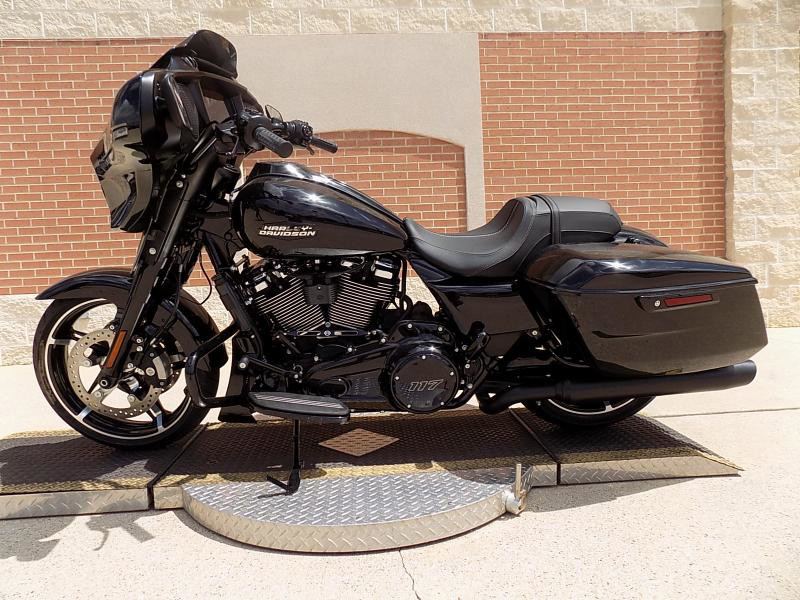 Street Glide®