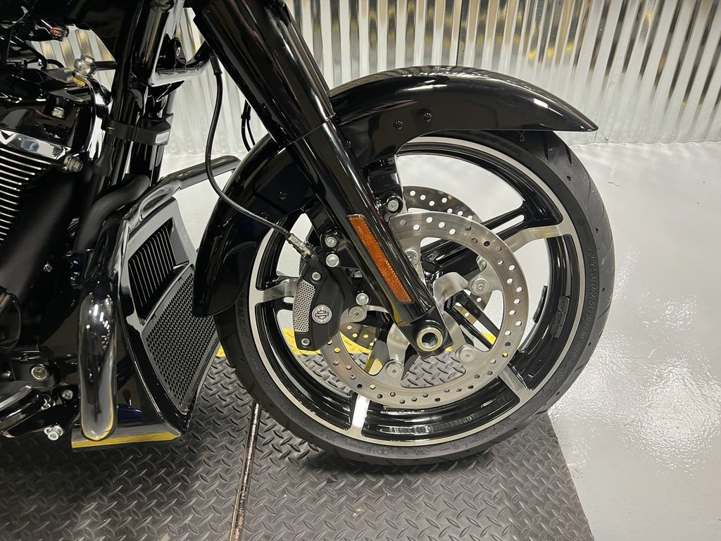 Road Glide®
