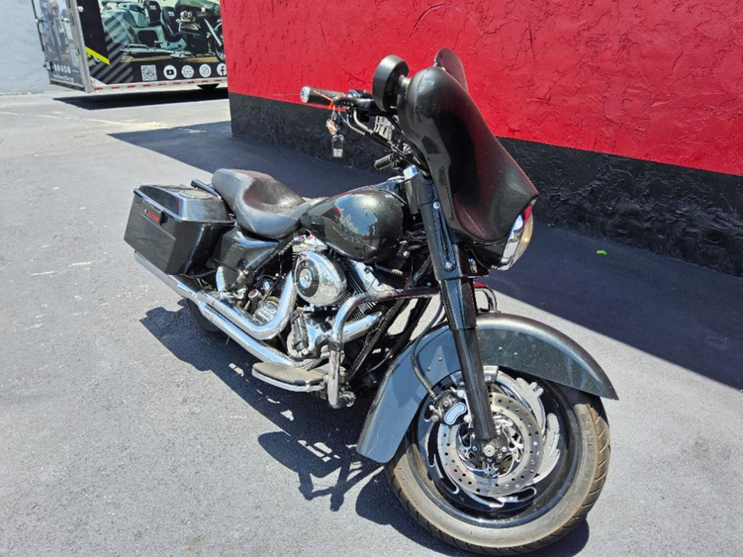 Street Glide®