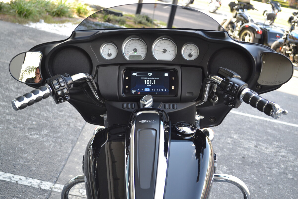 Street Glide®