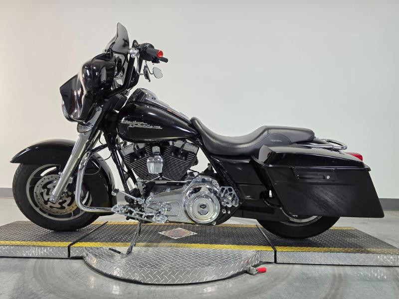Street Glide®