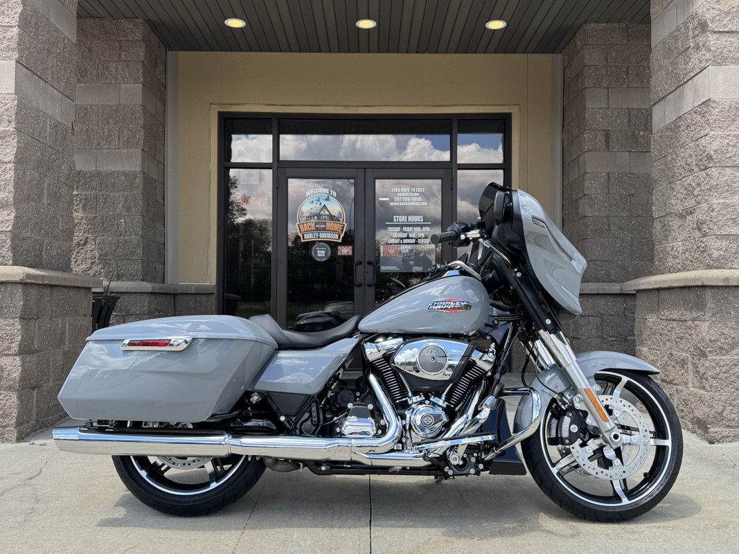 Street Glide®