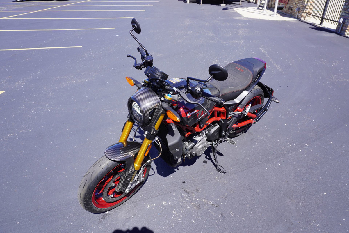 FTR R Carbon