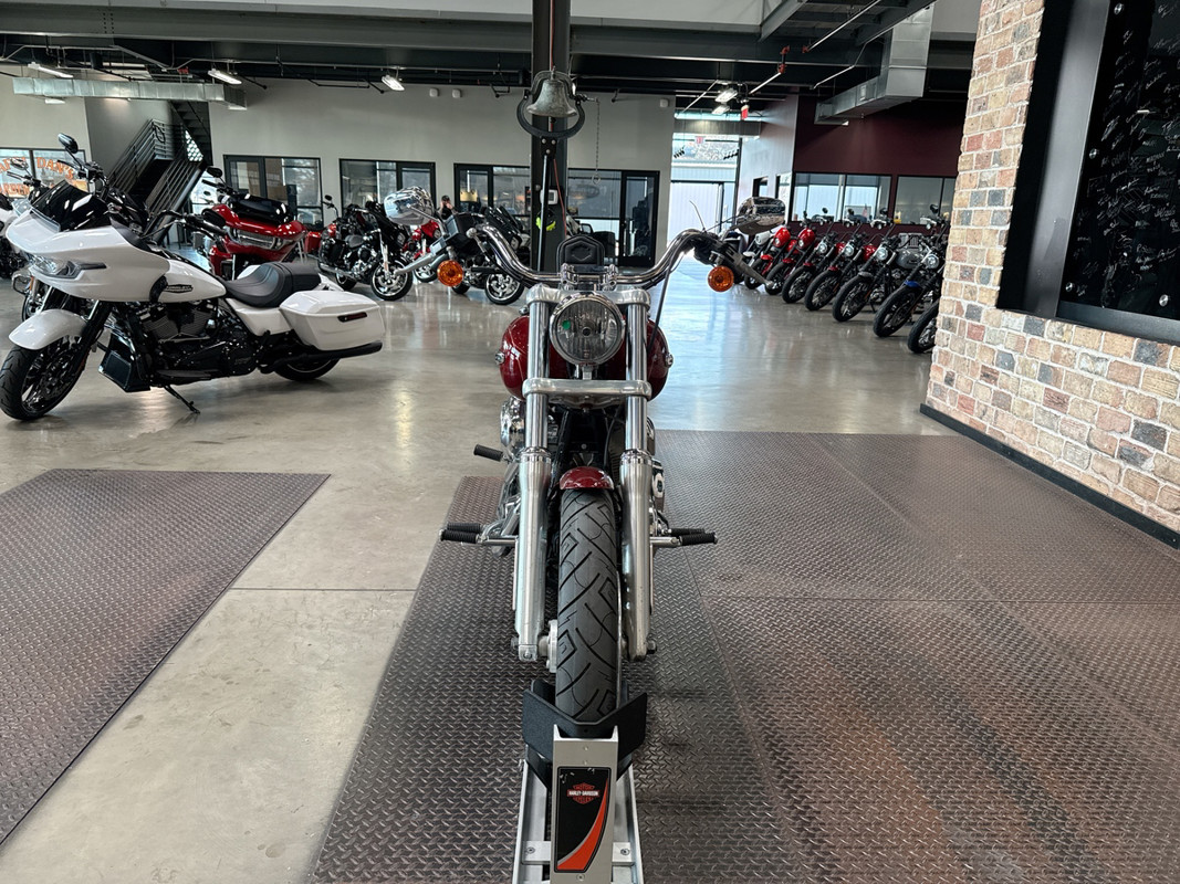 Dyna® Super Glide® Custom