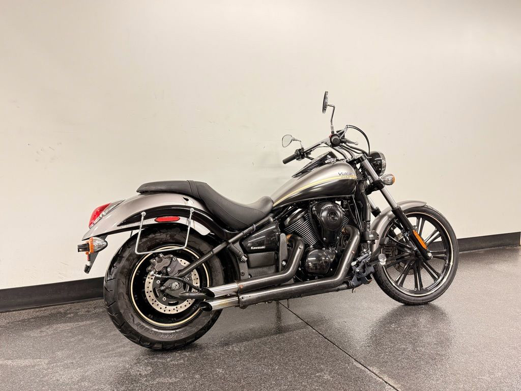 Vulcan 900 Custom
