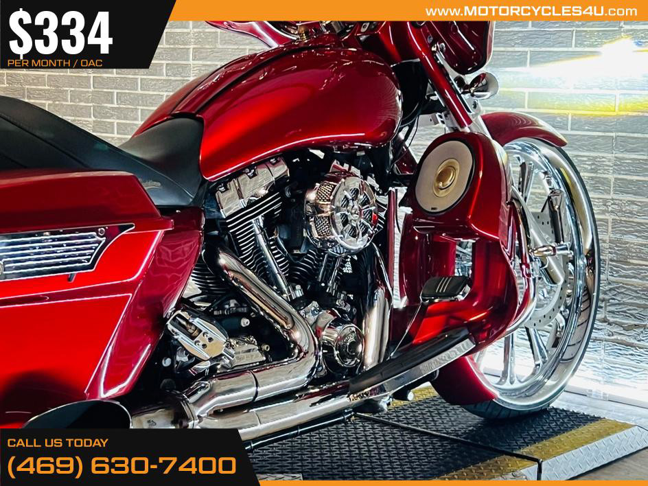 Street Glide®