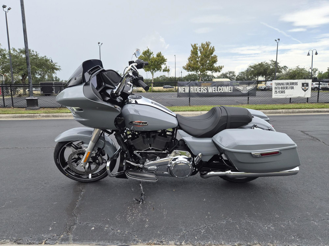 Road Glide®