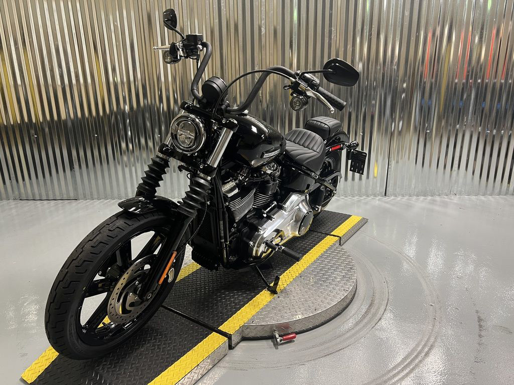 Street Bob®