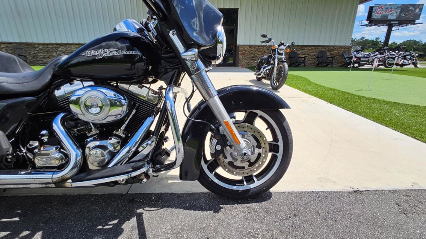 Street Glide®