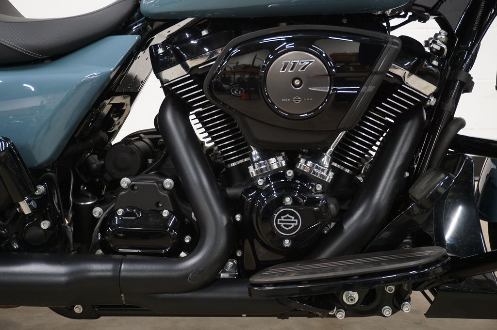 Street Glide®