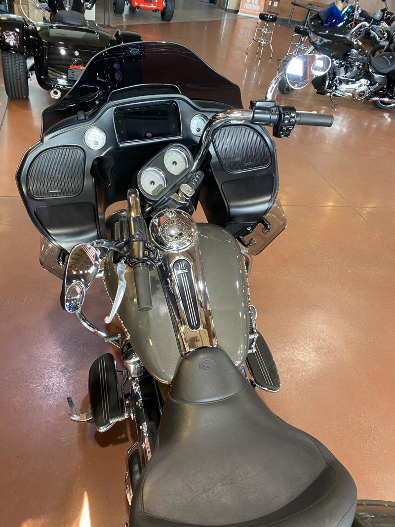 Road Glide®