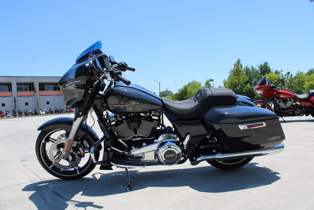 Street Glide®