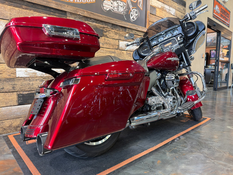 Street Glide®